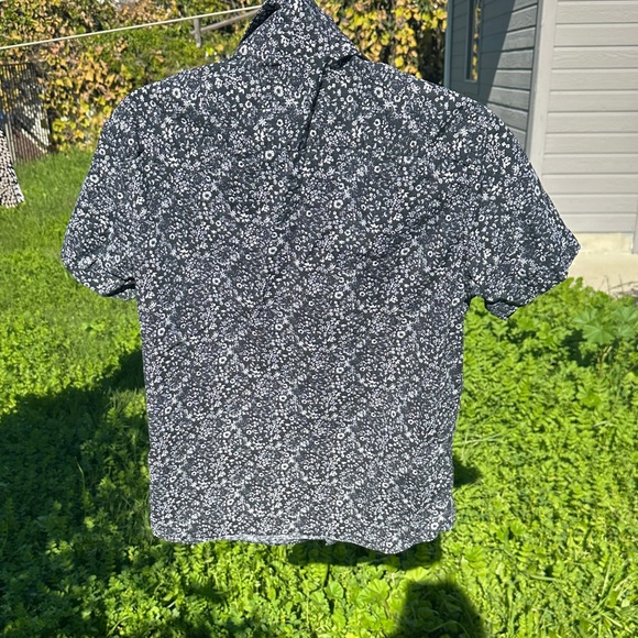 Slim Fit Luxury Marc Anthony Black and White Floral Men's Shirt - Picture 6 of 6